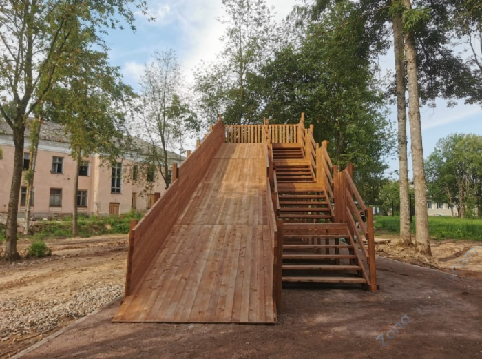 Зимняя деревянная заливная горка Морозко 12м Макси Зимняя деревянная заливная горка Морозко 12м Макси